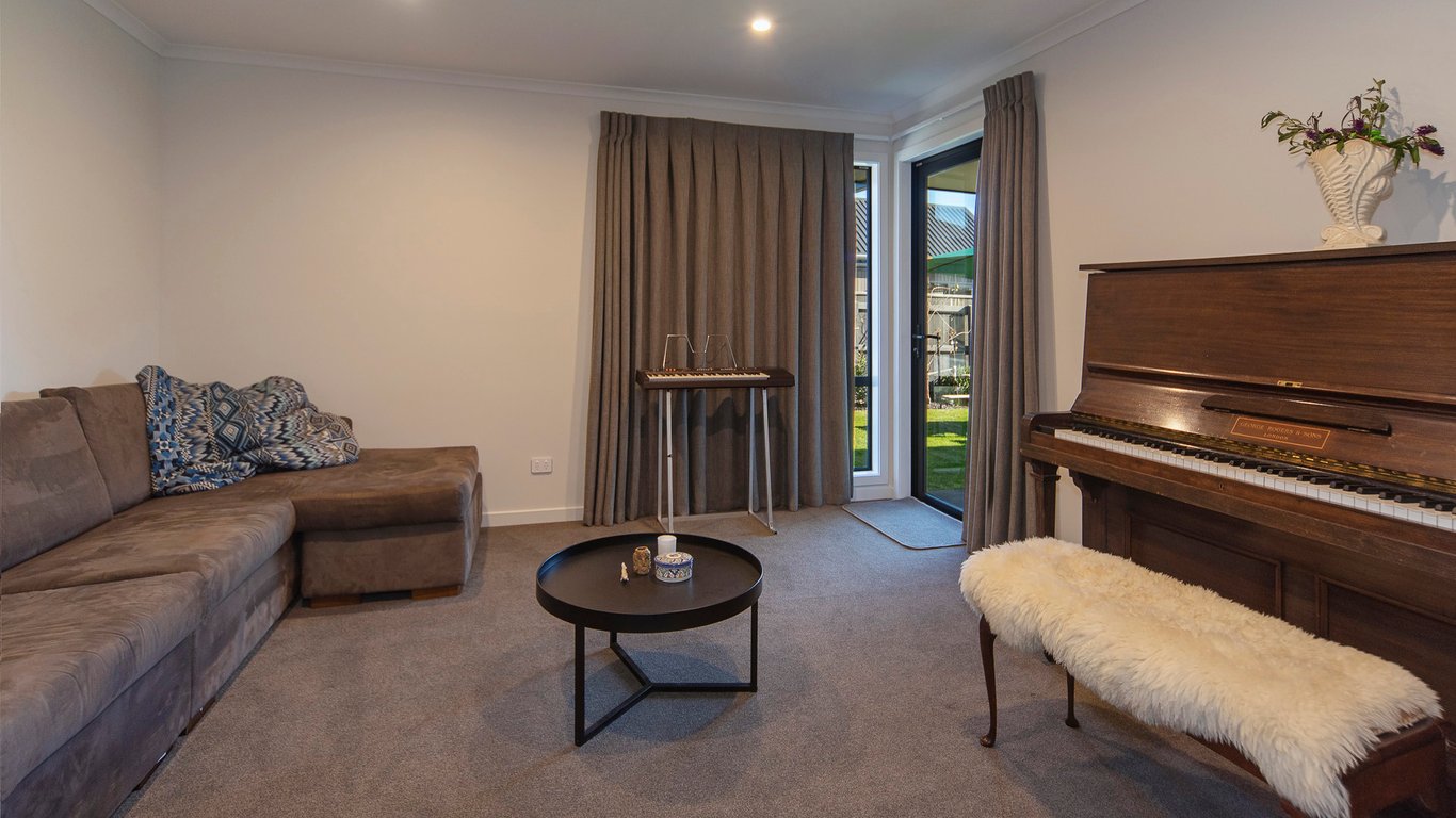 Modern Mapua Holiday Home