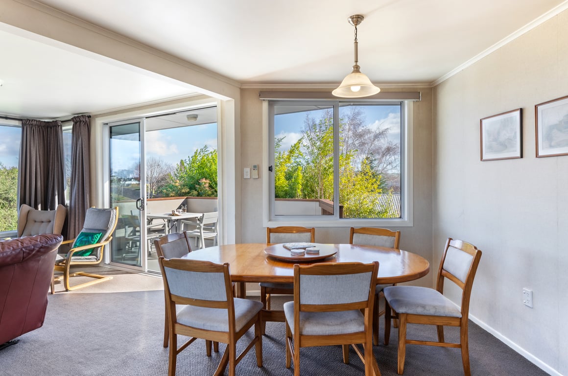 Large Family Home Close To The Lake & Has Wifi