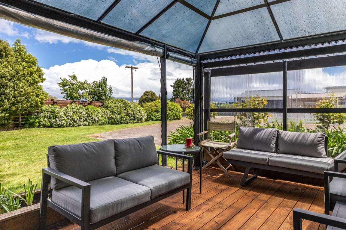 Whakaroa Retreat - Spacious Garden Getaway Near Taupo