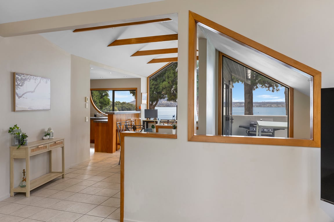 Acacia Bay, Lakeside Retreat