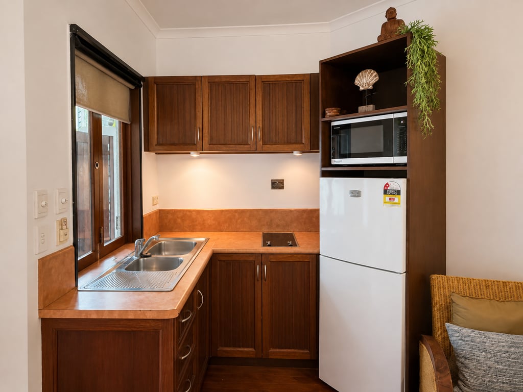 Deluxe King Garden View Apartment 