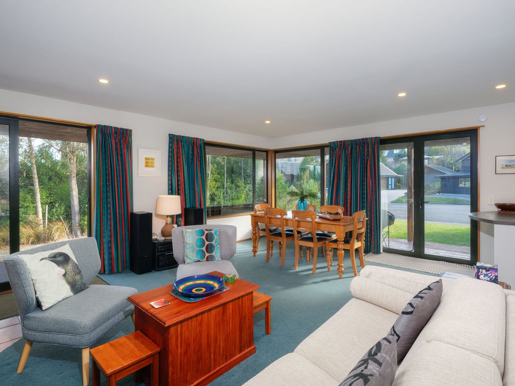 25 Caverhill Close 