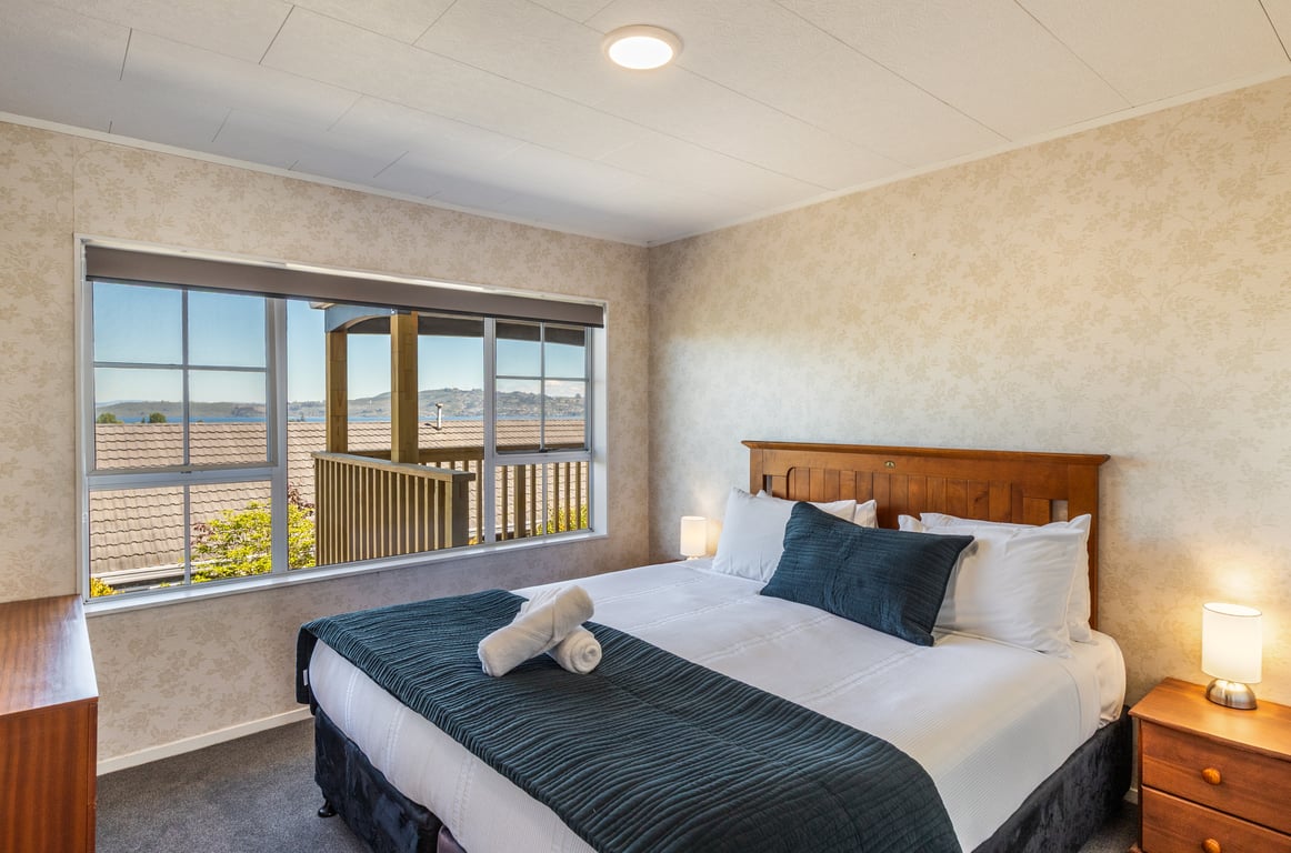The Golders Getaway: Space for 2 families