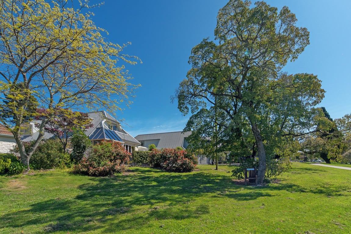 Queen's Garden Villa