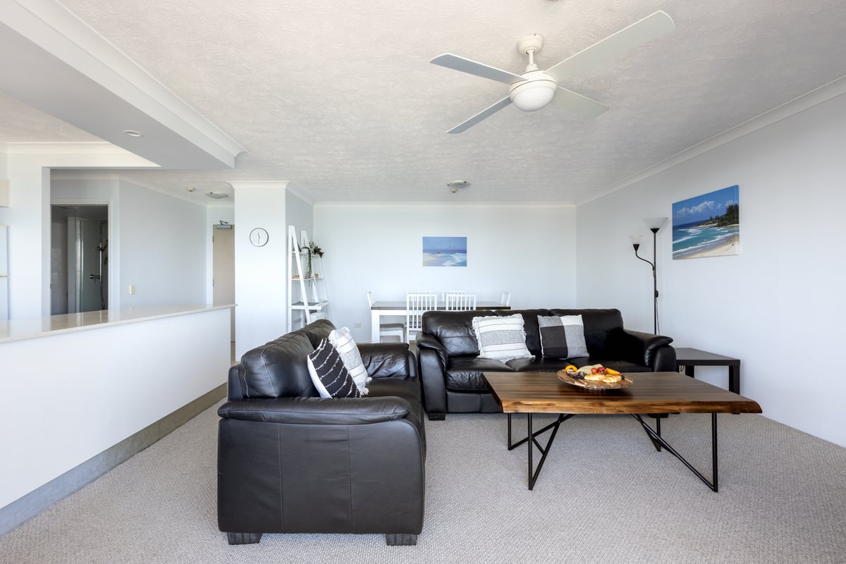Apartment 31 Level 10 - 2 Bedroom Luxury Apartment-Centre Unit