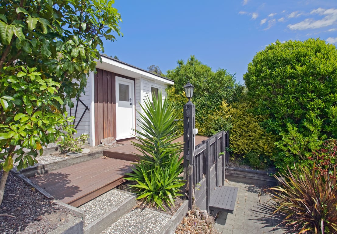 Bisley Holiday House