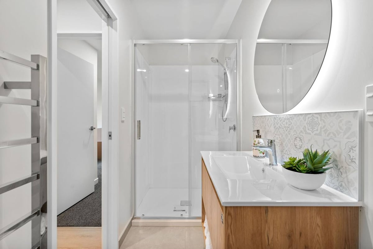 New warm modern family friendly /Unit4/2bedroom