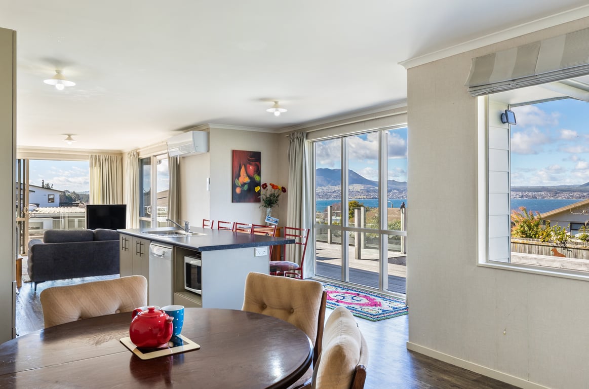 Shera Street Cosy - Great Location Includes Wi-Fi