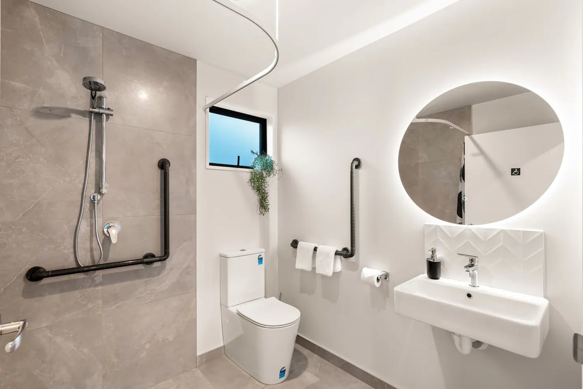 New stylish 1bedroom 1living /premium studio/UnitA