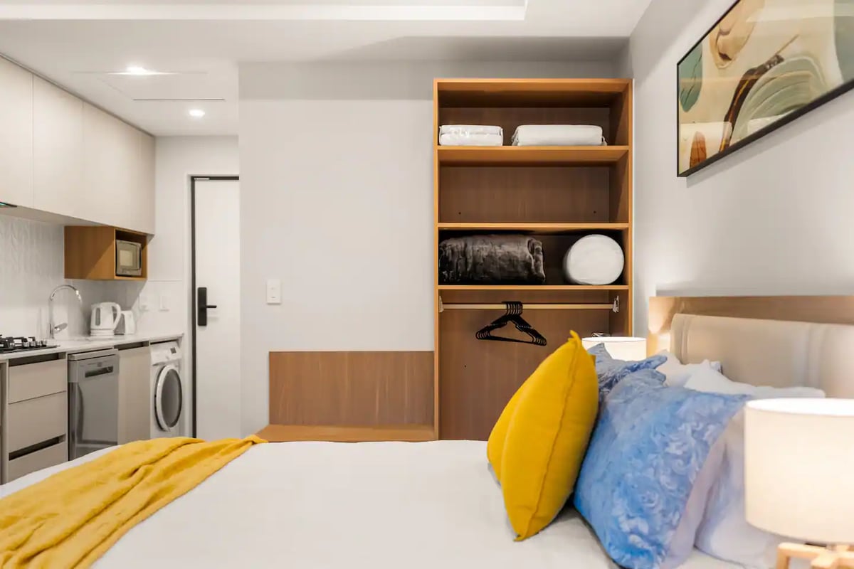 New stylish 1bedroom premium studio/UnitC