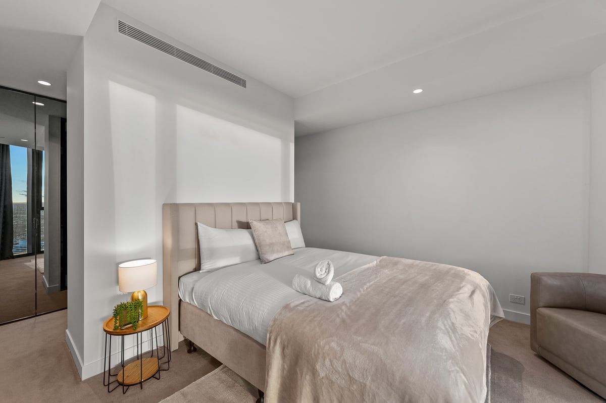 Luxurious CBD and Garden View Home! 3 Bedrooms | 2 Bathrooms | Free Parking