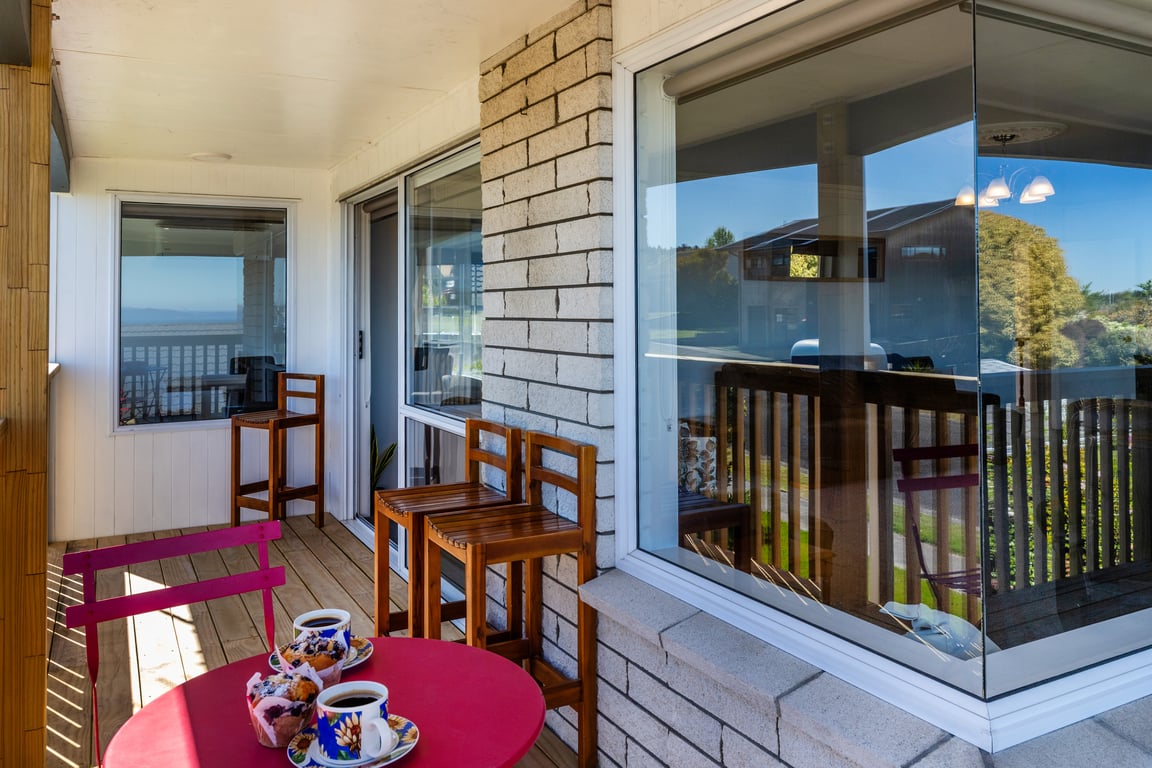 The Golders Getaway: Space for 2 families