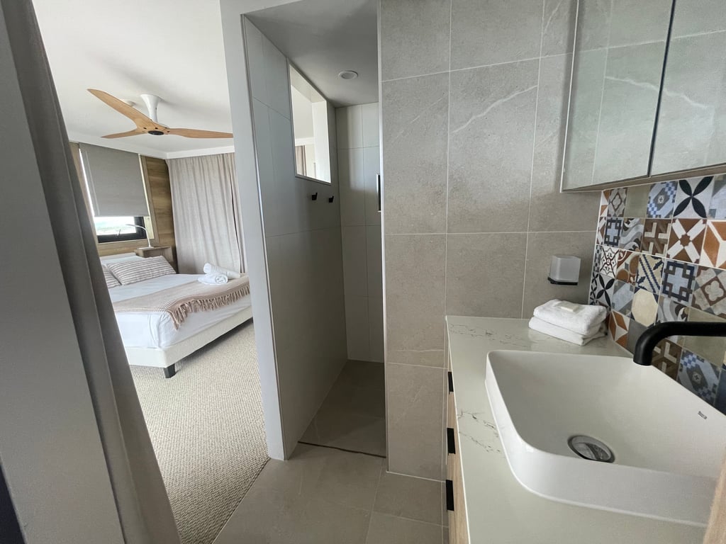 Apartment 50 Level 16 -2 Bedroom Luxury Apartment, Eastern side