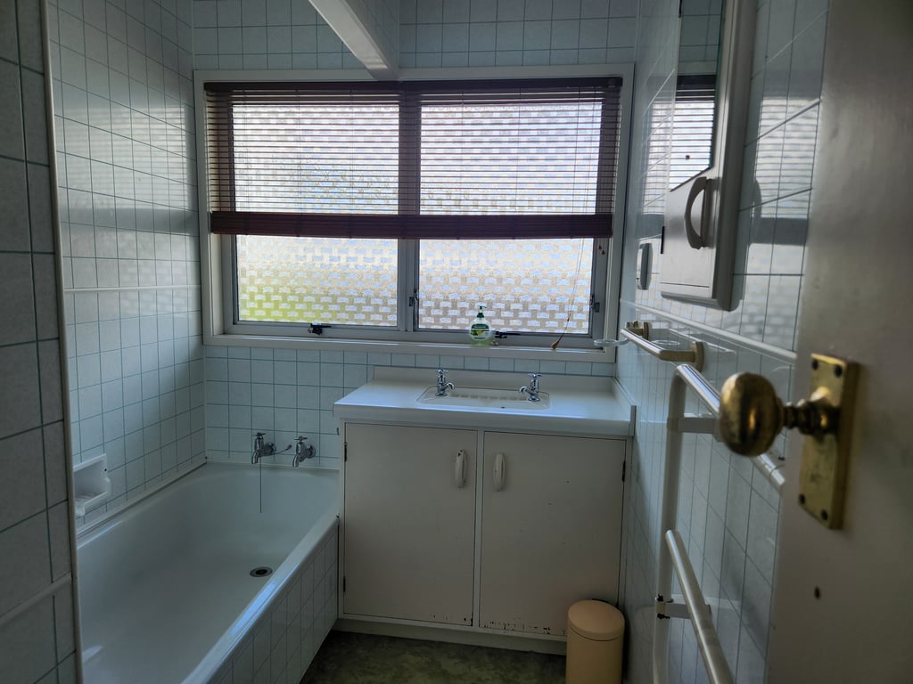 Rainbow Point Pad - Large Elevated Bach With Lake And Mountain Views Free Wi-Fi