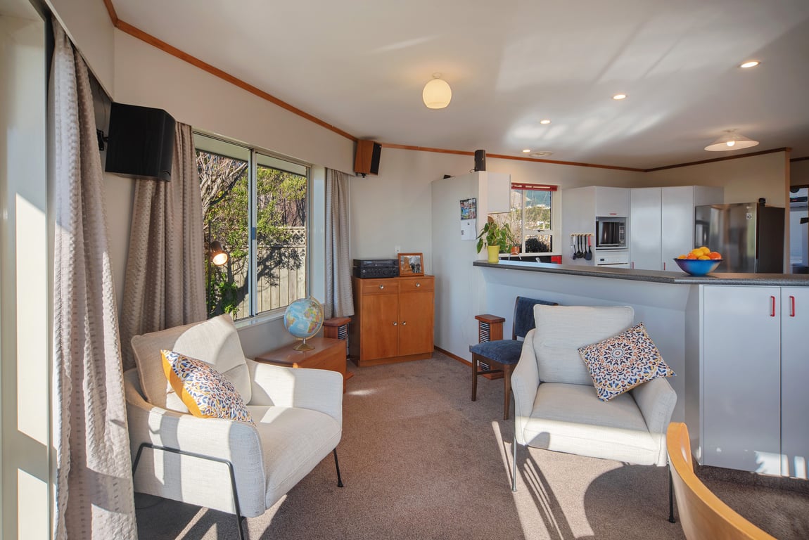 Sunny Bayview Retreat