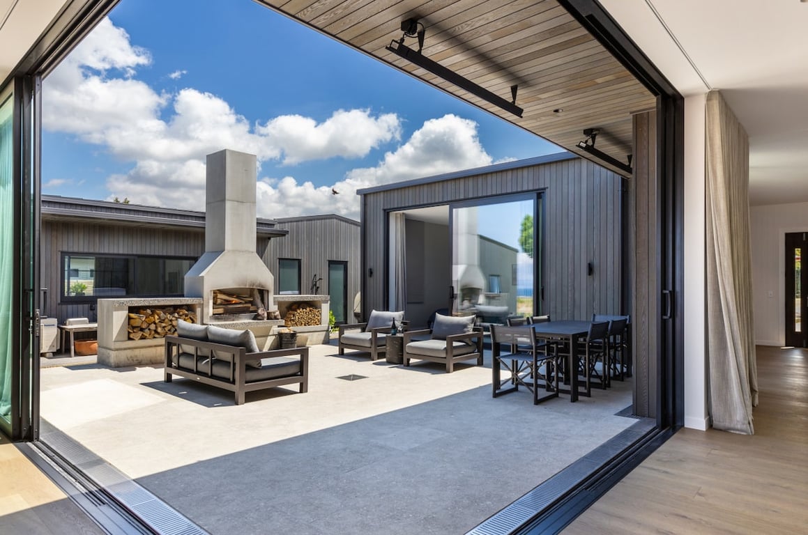 Lochside – Luxury Lakeside Living In Kinloch