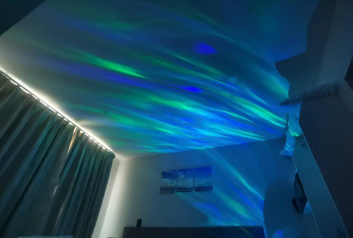 New, family friendly warm unit, free parking