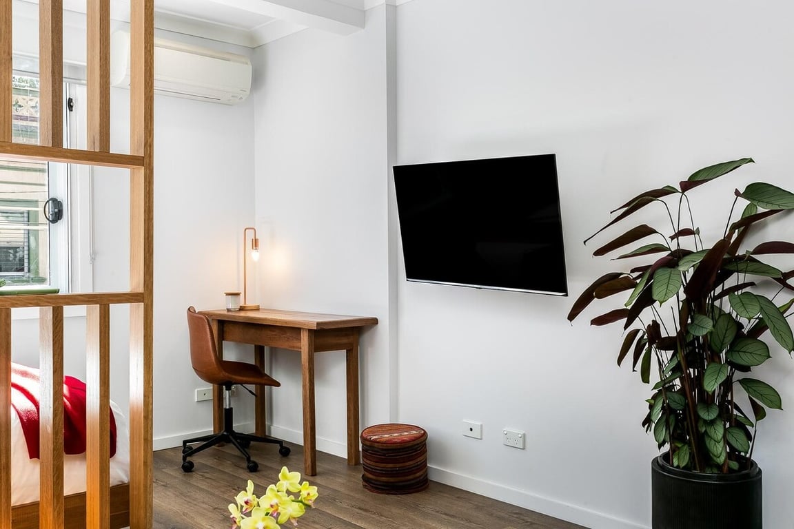 NMORE - Newtown Nest | Relaxed Studio Living
