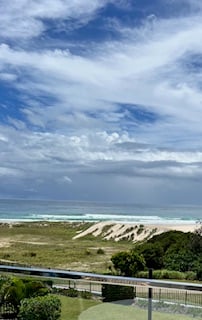 2 Bedroom Premium Ocean View- Unit 25 with A/C