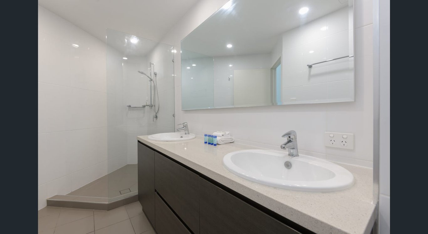 2 Bedroom Ocean View Apartment