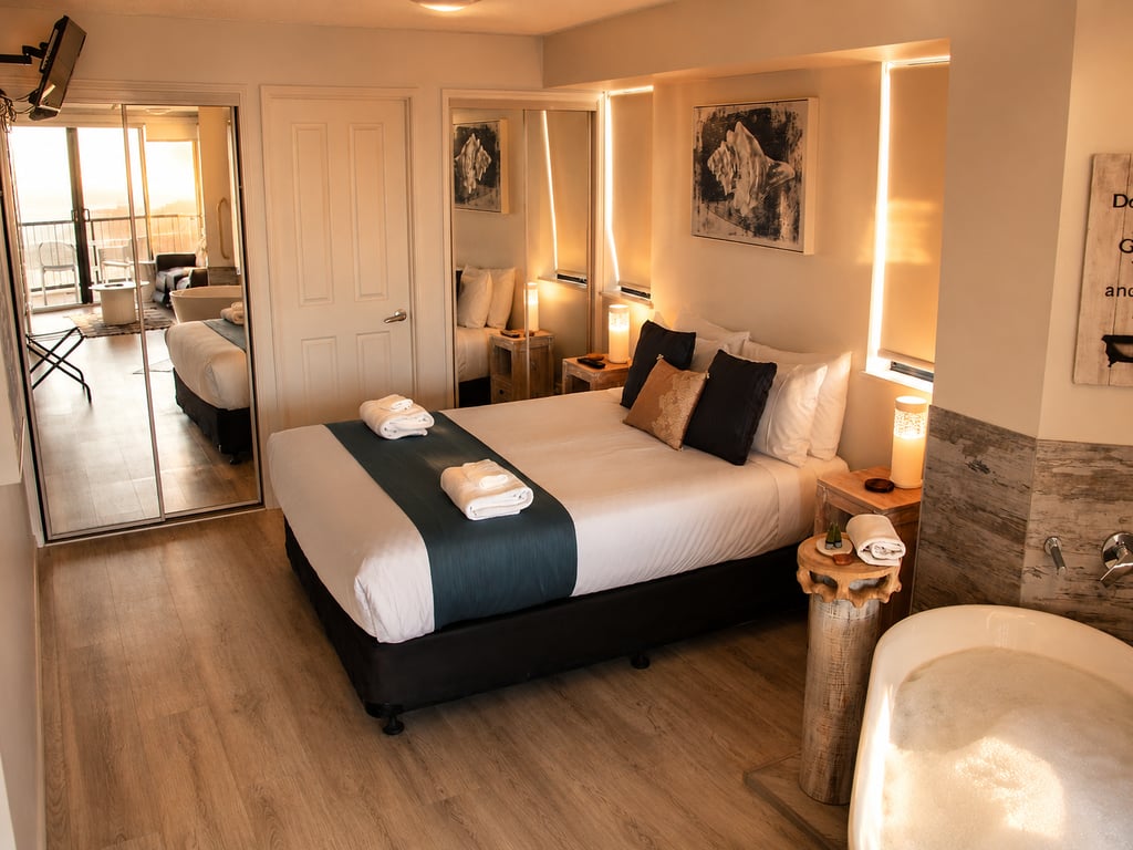 Unit 302 – Superior 1 Bedroom Waterfront Rooftop