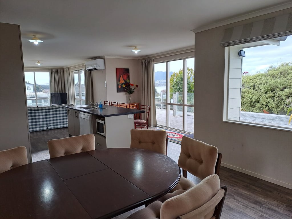 Shera Street Cosy - Great Location Includes Wi-Fi