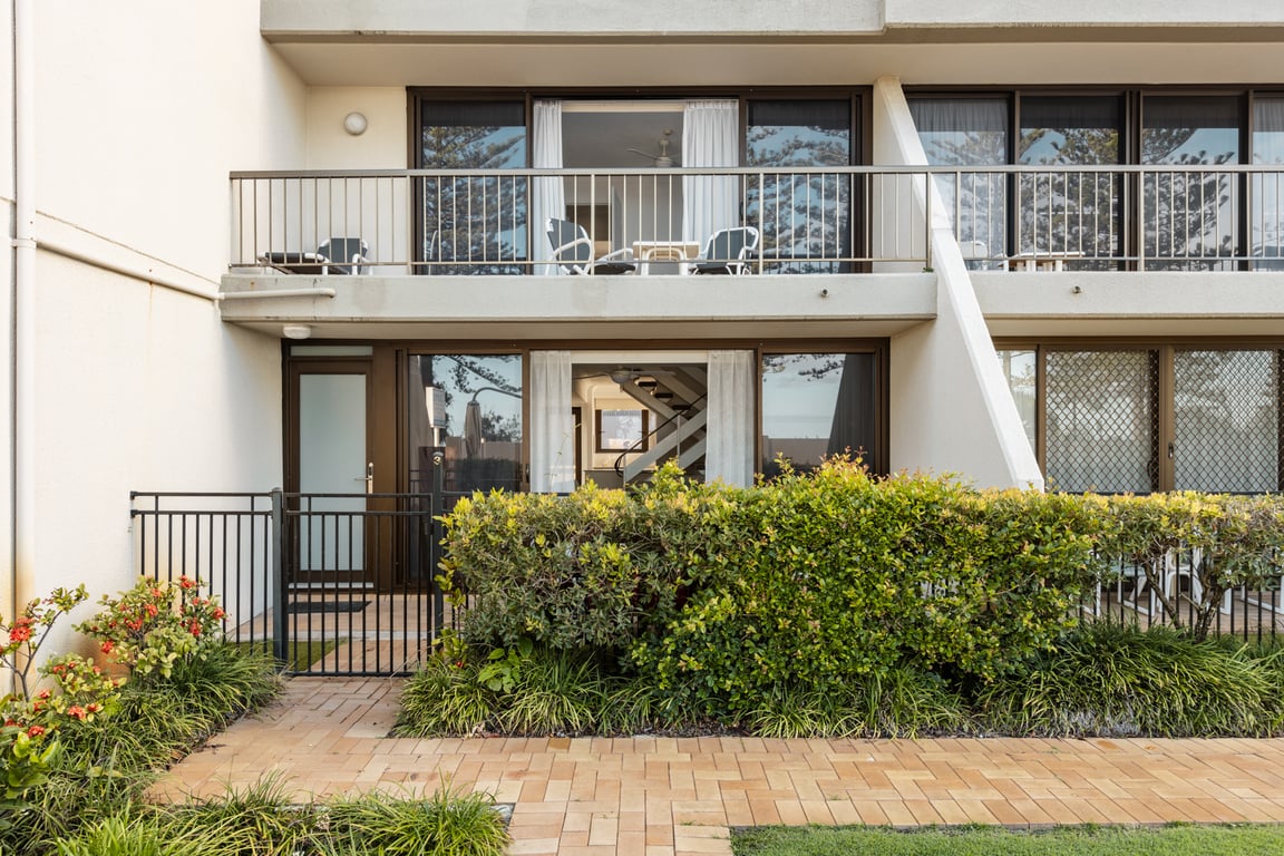 	 Town House 07- Ground level 2 Bedroom 2 Story Townhouse Superior