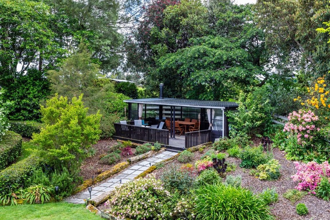 Whakaroa Retreat - Spacious Garden Getaway Near Taupo