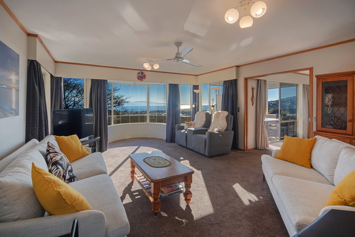 Sunny Bayview Retreat