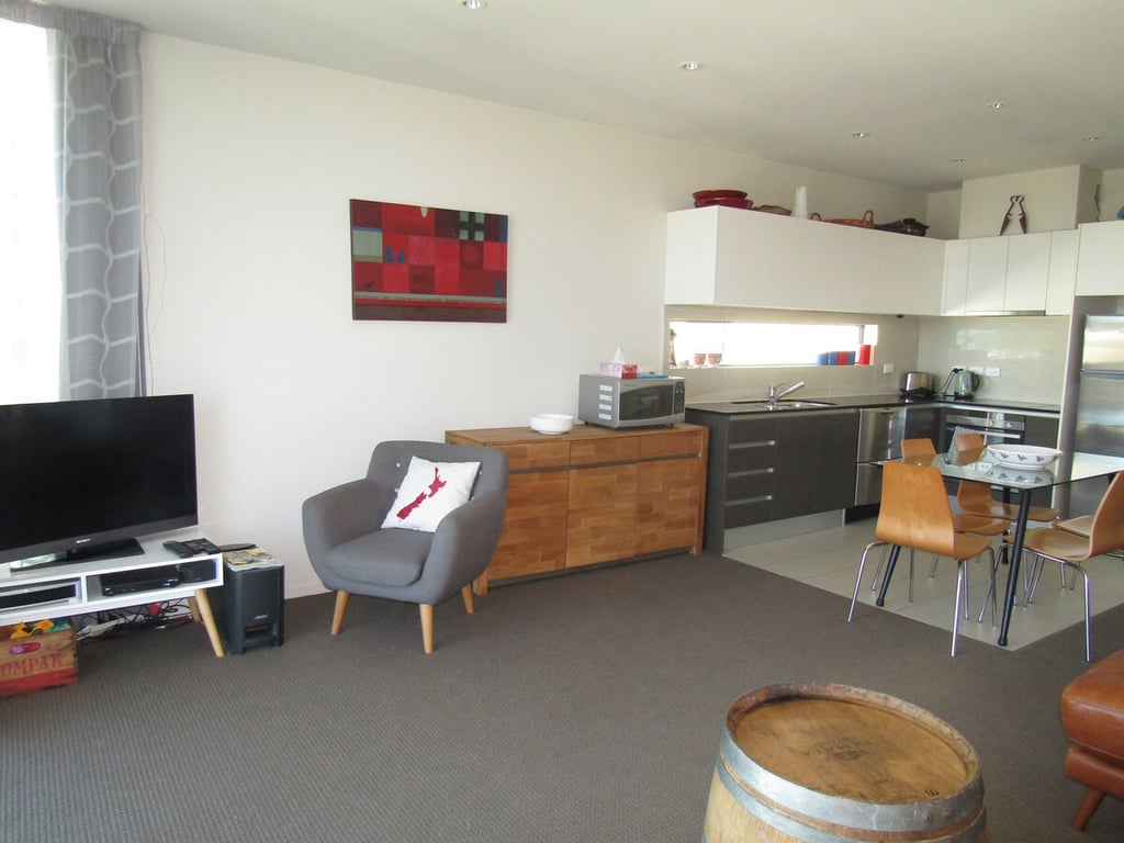 Modern Apartment Close To Town With Great Views