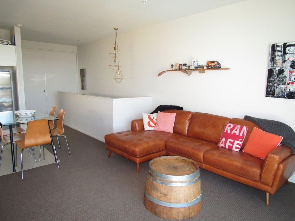 Modern Apartment Close To Town With Great Views