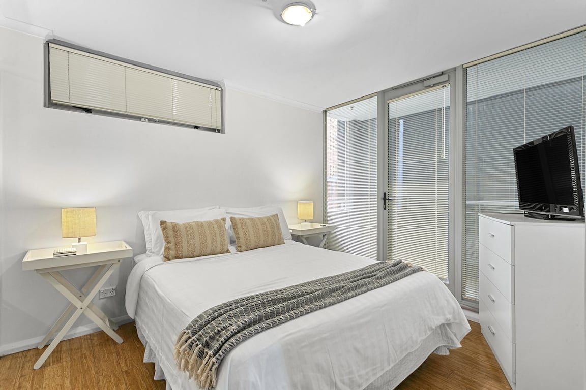 LN409 - St Leonards Comfort | Close To Shops & Transport