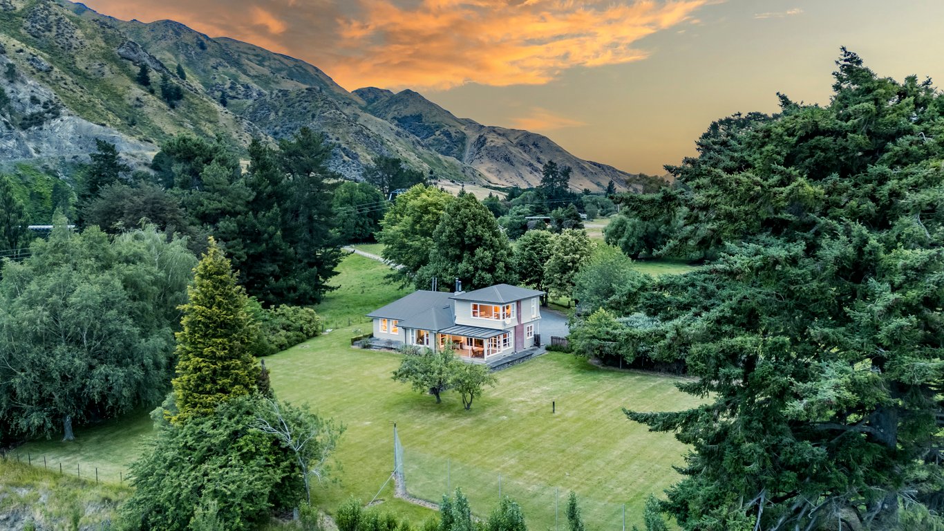 'The Lookout' Lochiel