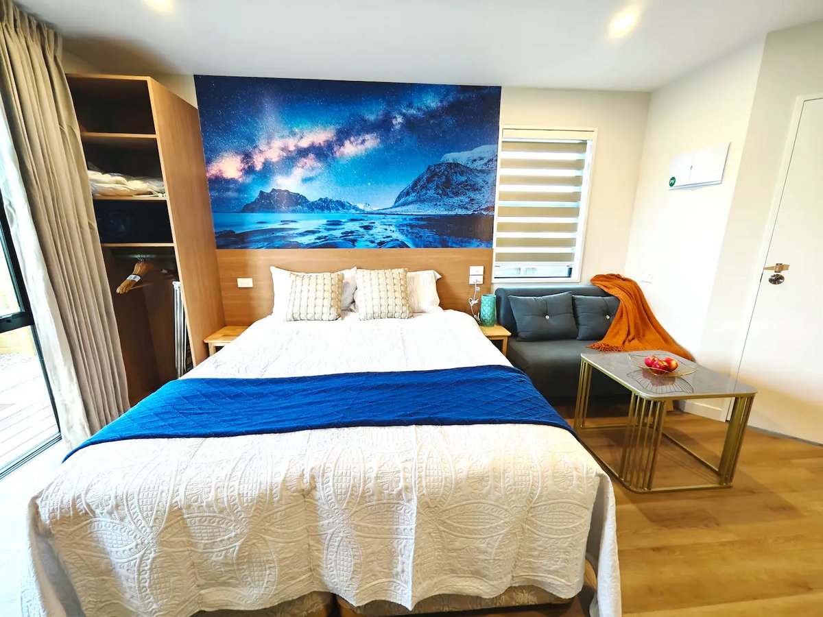 New warm 1 bedroom studio/unit1