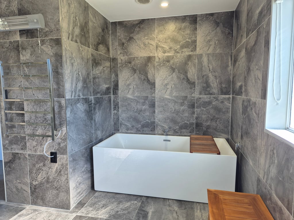 The Golders Getaway: Spa, Views & Space
