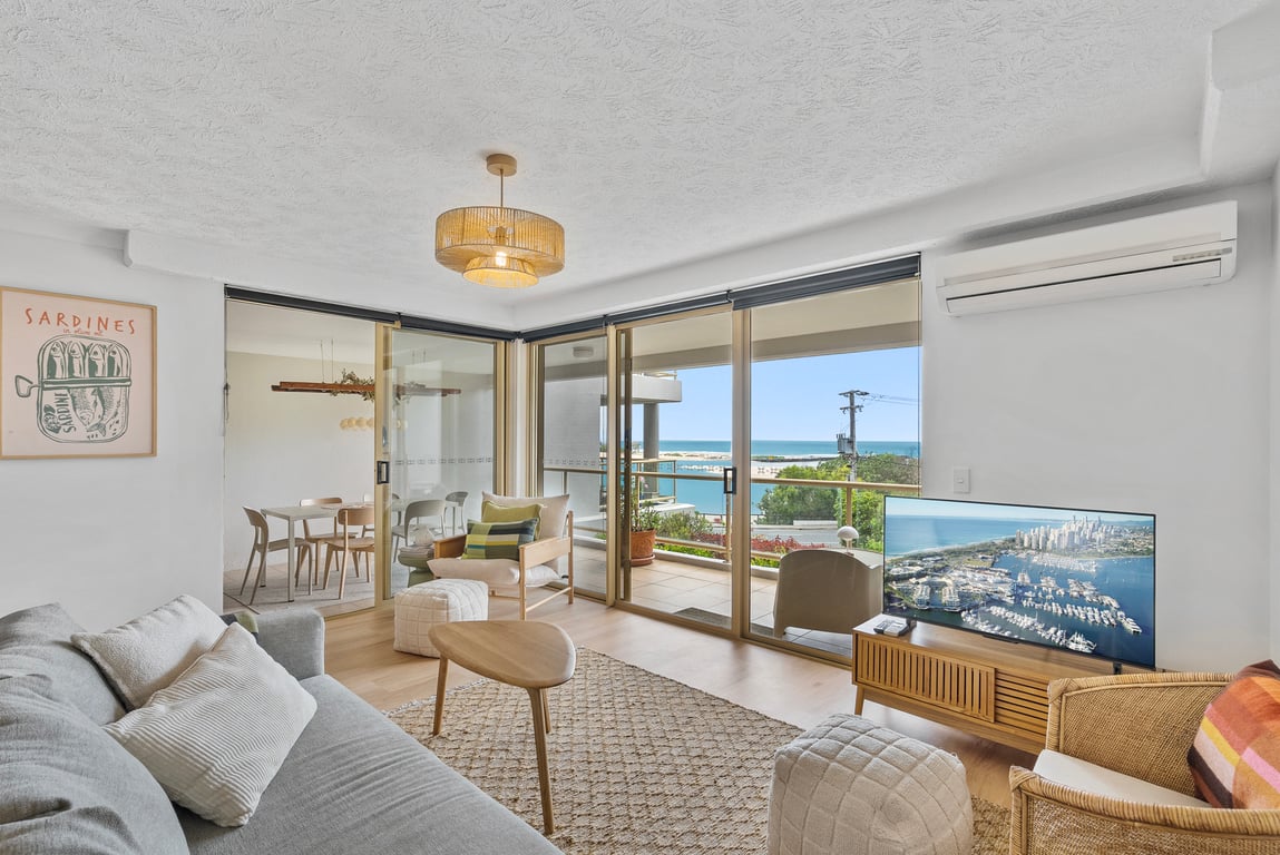 2 Bedroom Apartment - (1 Queen/2 Single)