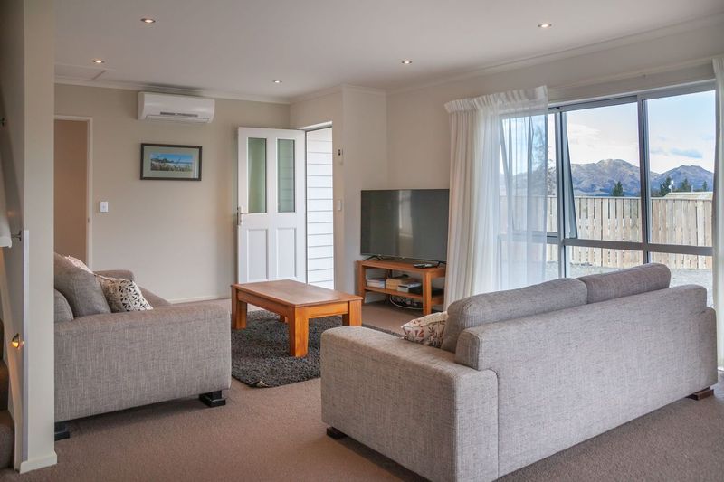 Hillside Hideaway (Pet Friendly) 