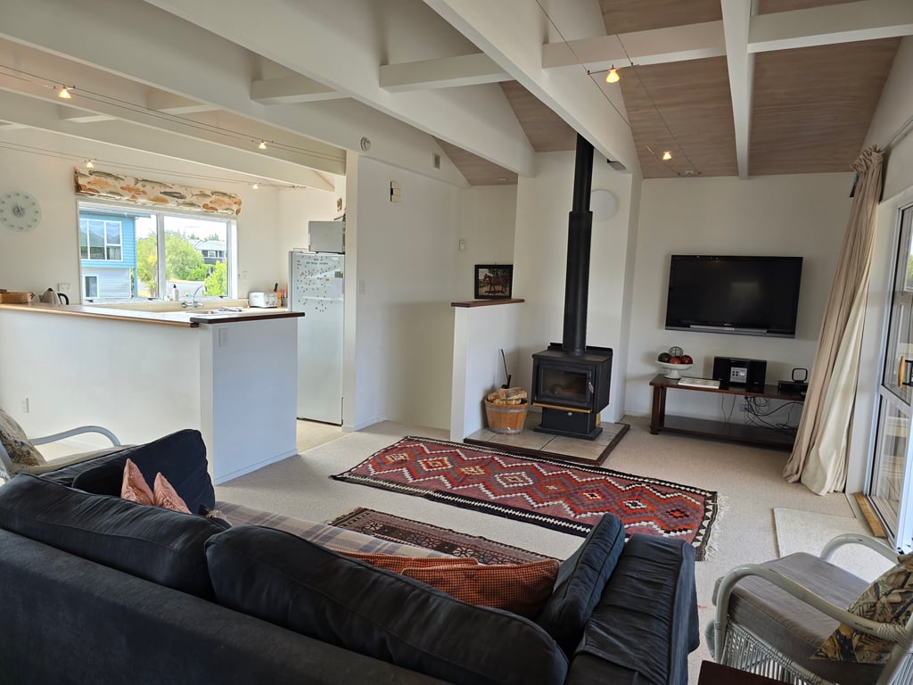 Heeni Street - Great Location Near The Lake