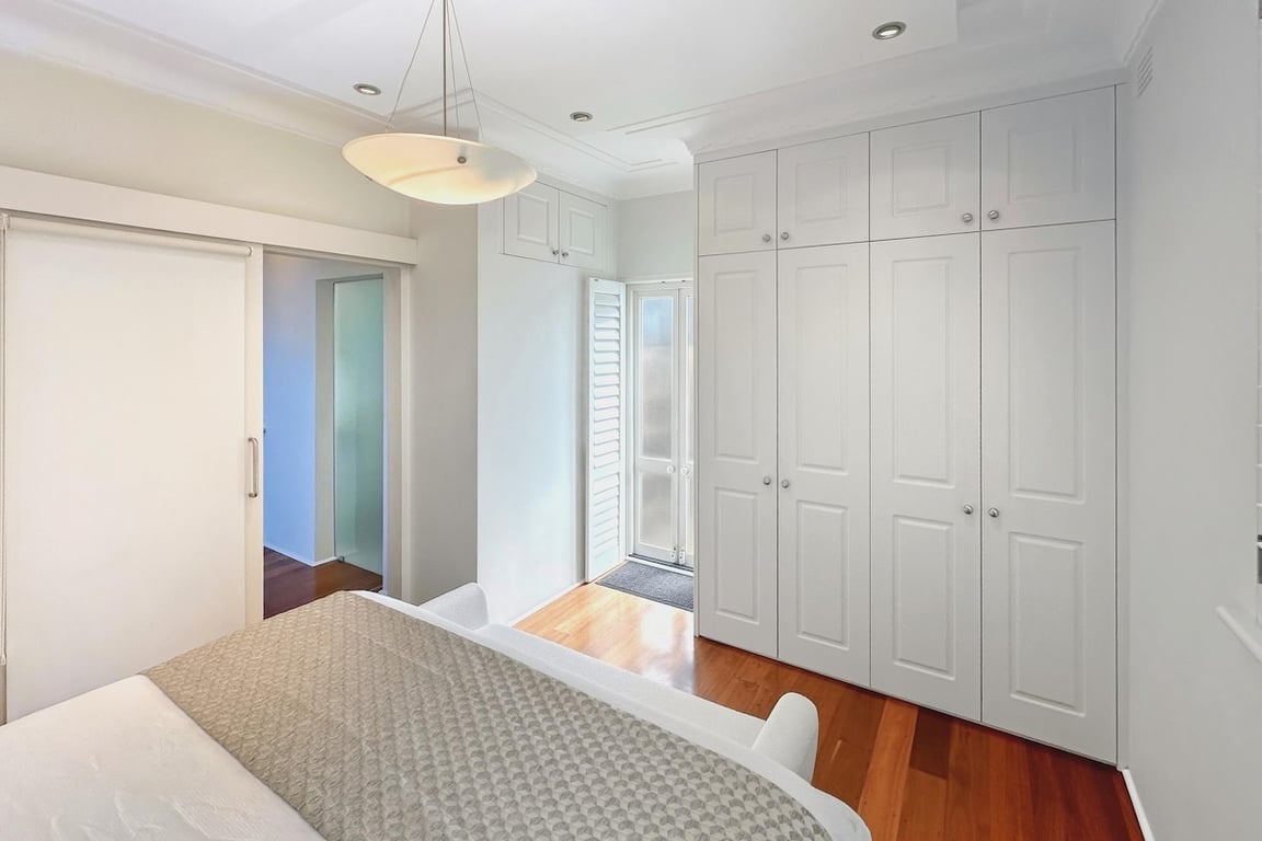 RAG25 - Balmoral Beach Lifesaver | Executive Listing