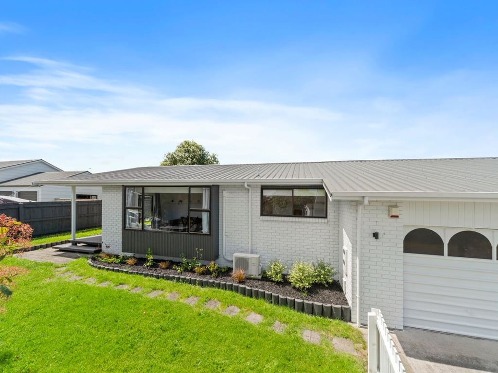 Garden Grove Gem - Lake Taupo Holiday Home