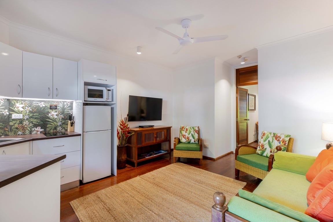 Deluxe King Garden View Apartment 