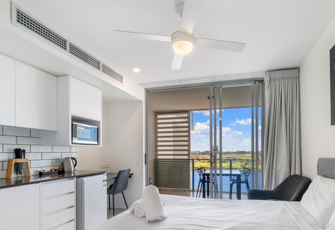 Studio Apartment - No Car Park (lake view on request)