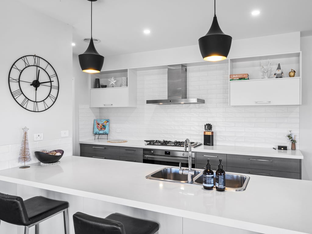 Dan's Rise - Family home with pool