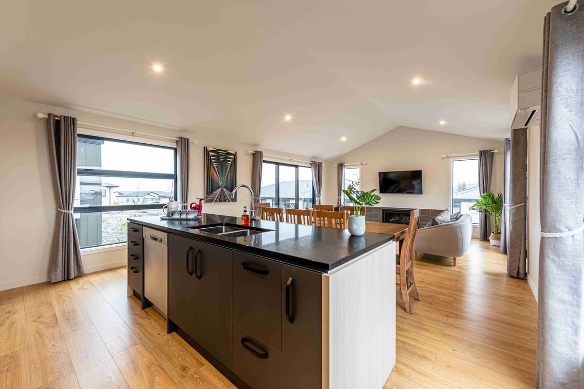 33 Star 3 Bedroom Apartment