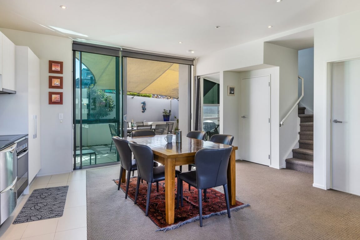 Modern Apartment Central With Wi-Fi & Linen