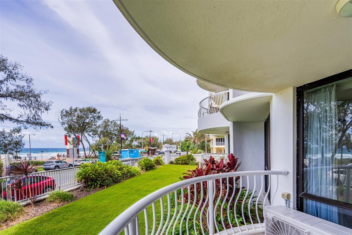 1 Bedroom Ground Apartment