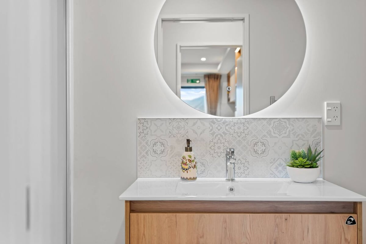 New warm modern family friendly /Unit4/2bedroom