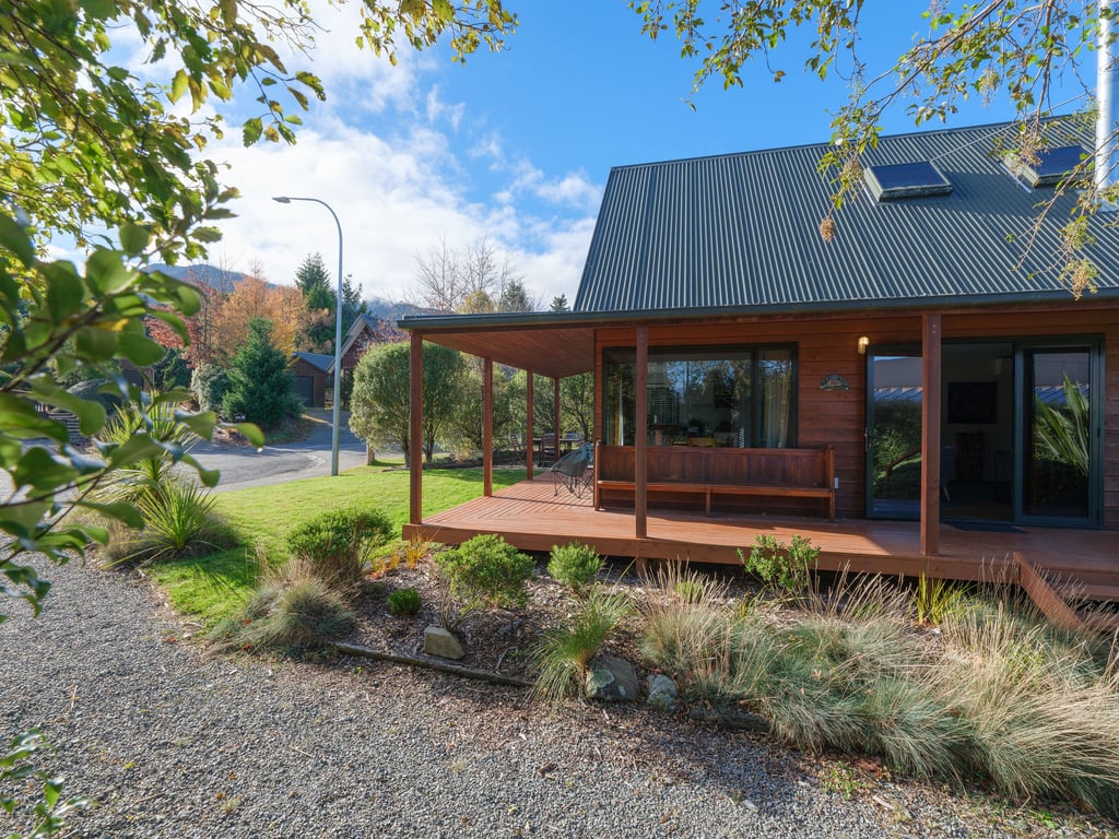 25 Caverhill Close 