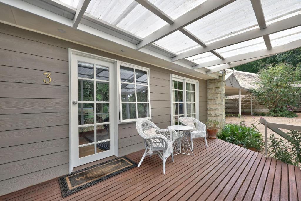 Jamieson Cottage 3 - By the River