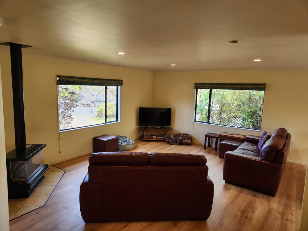 Quiet Family Home Near Hot Pools & Botanical Gardens